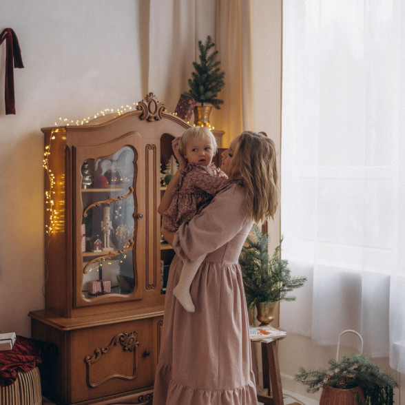 Sieviešu smalki rūtaina kleita